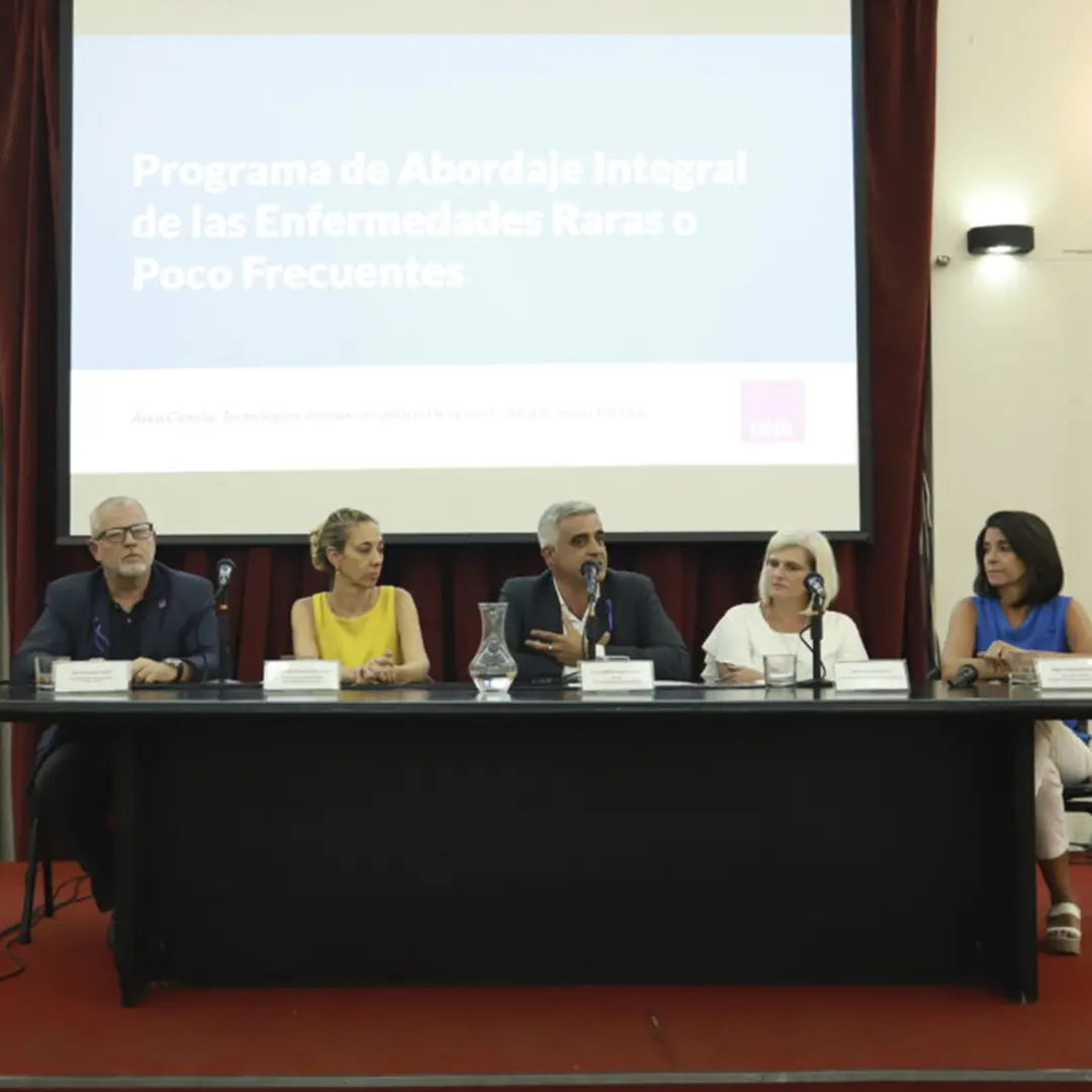 PROGRAMA DE ENFERMEDADES POCO FRECUENTES - UNR