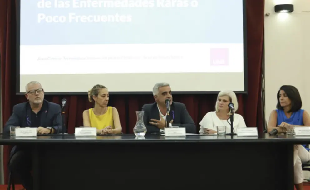 PROGRAMA DE ENFERMEDADES POCO FRECUENTES - UNR