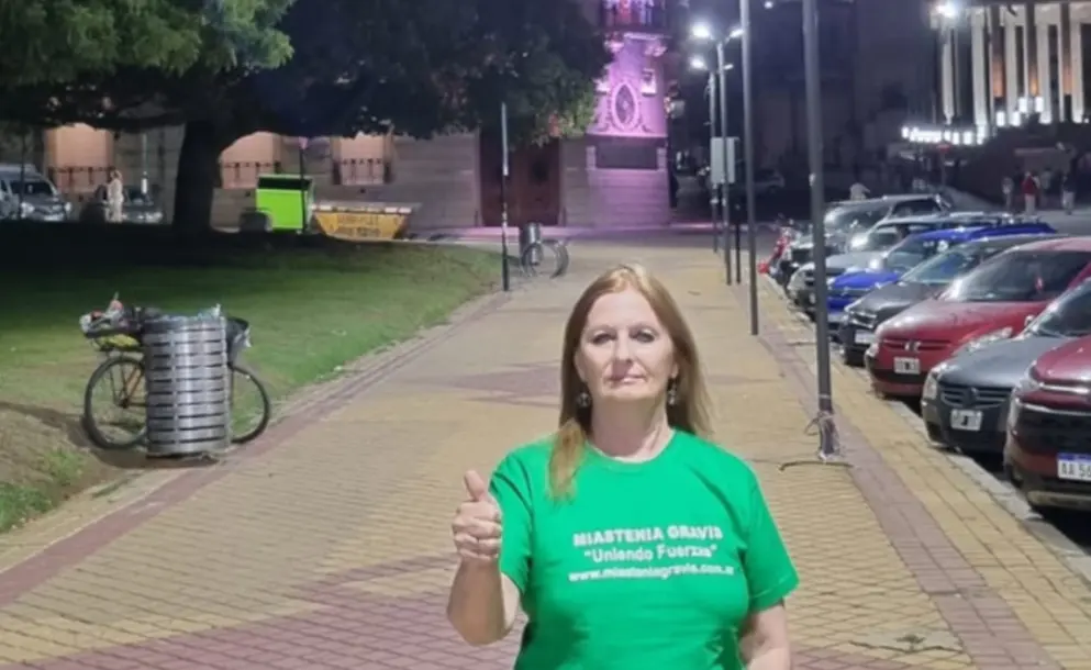 EDIFICIOS PÚBLICOS ILUMINADOS POR EL DÍA MUNDIAL DE LAS ENFERMEDADES POCO FRECUENTES